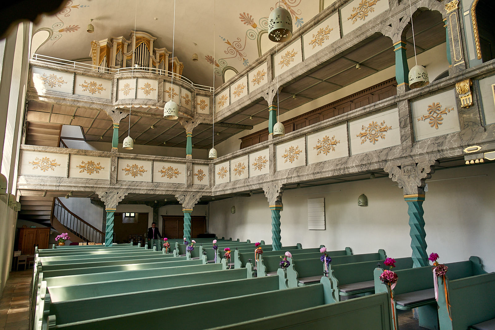 evangelische Matthäuskirche in Heroldsberg Innenaufnahme von Hochzeitsfotograf Thomas Wild